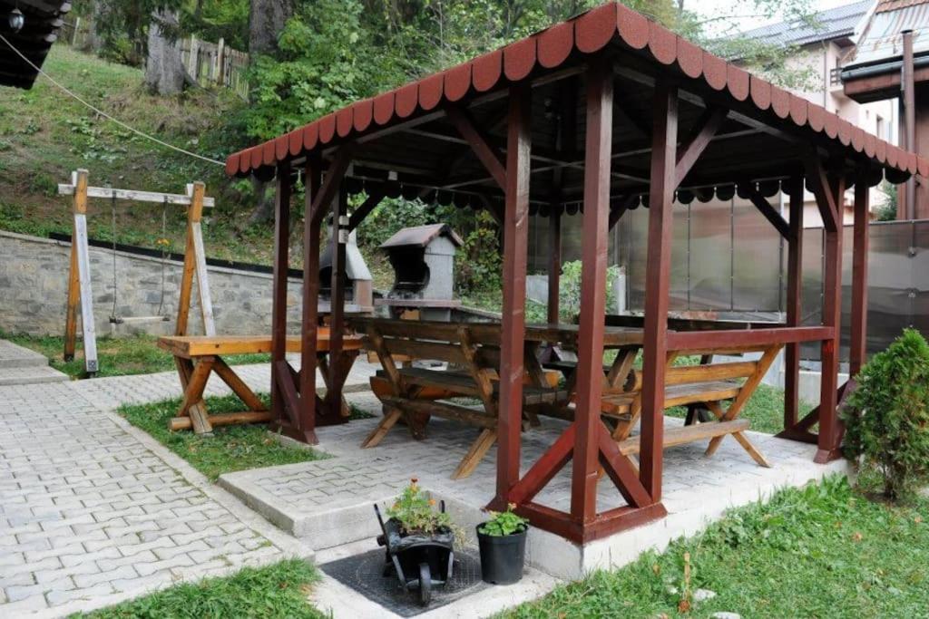 Vila Bradet Buşteni Exterior foto